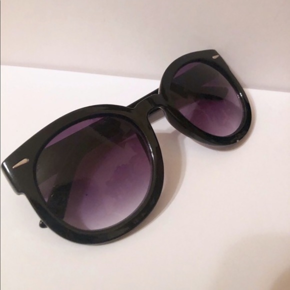 Urban Outfitters Black Emma Sunglasses - Picture 2 of 3